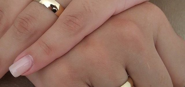 Educação: Alianças de Prata podem ser utilizadas em Pedidos de Casamento? alianca prata escolher